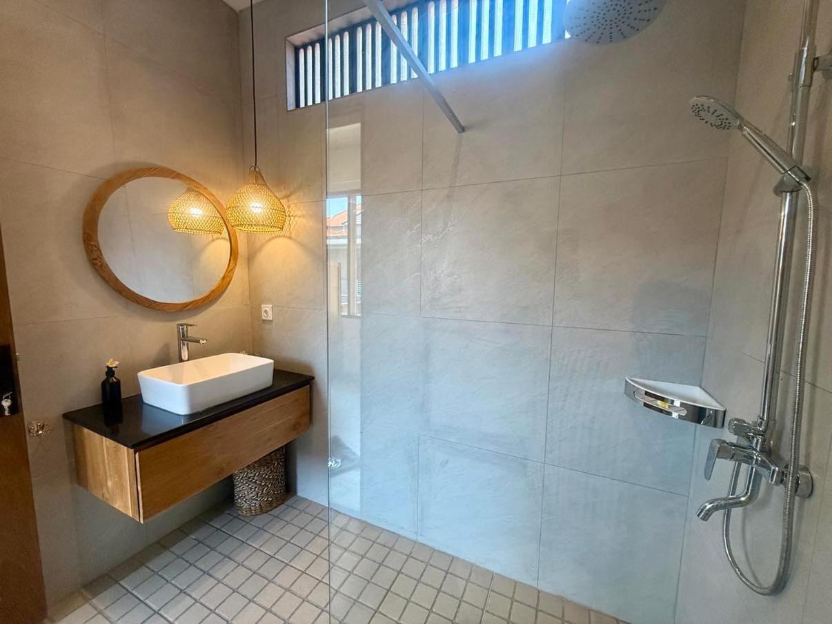 विला Nanee - - 5 Bedroom - 5 Bathroom Legian (Bali)